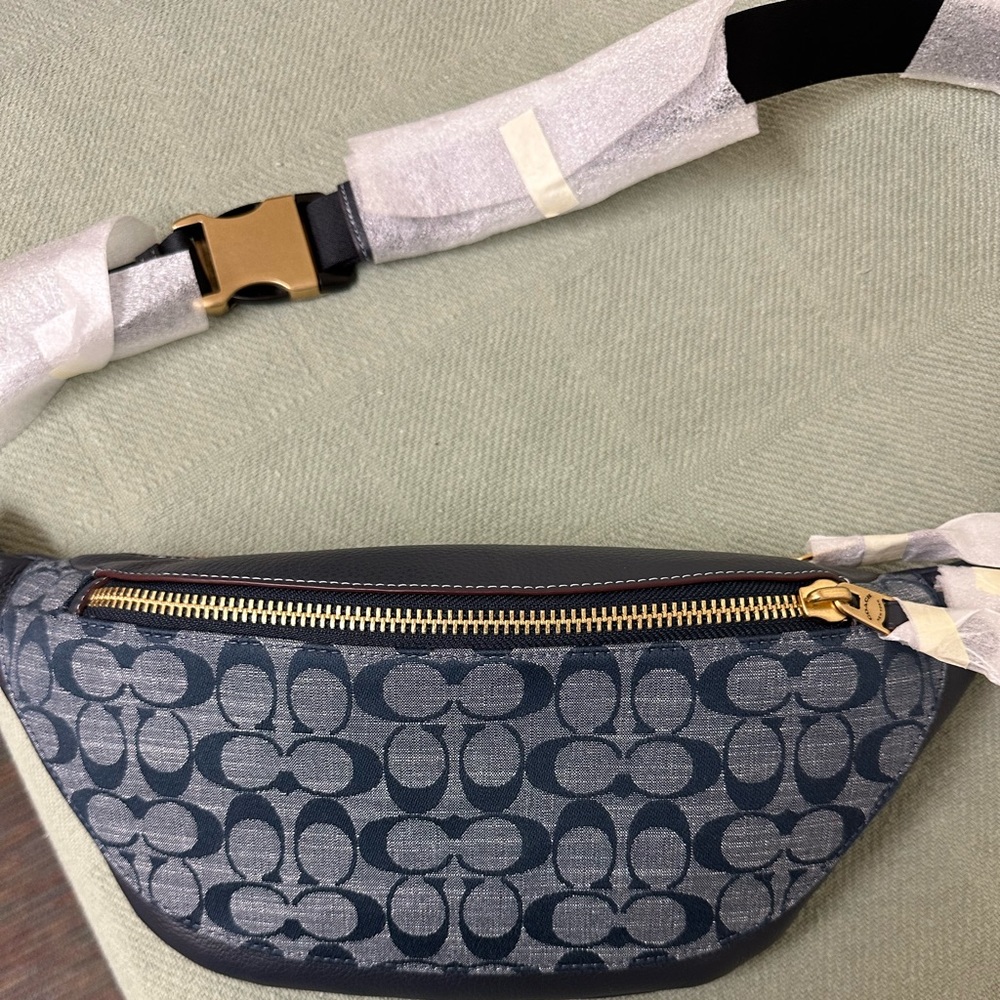 NWT COACH Warren Beltbag Chambray Denim